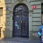 Historic Centre V Appartement *